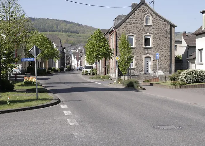 Burgklause 3* Nickenich